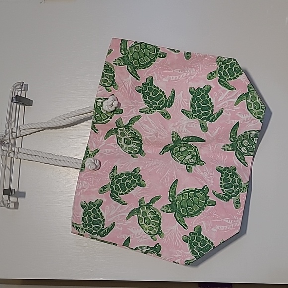 Tommy Bahama Handbags - NWT!! Tommy Bahama Pink Turtle Beach Bag/Tote